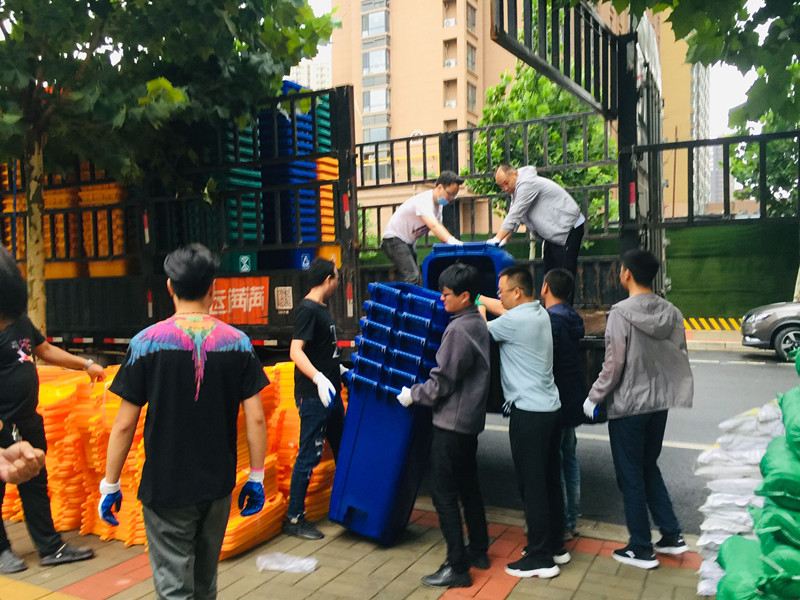 勢不可擋！為垃圾分類雨中堅守的盛邦人點贊！